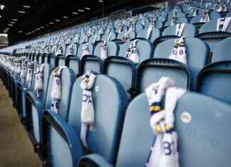 Potential Transfer Solution Revealed by Daniel Farke’s Comments on 19-Year-Old Player for Leeds United news-10082024-191140