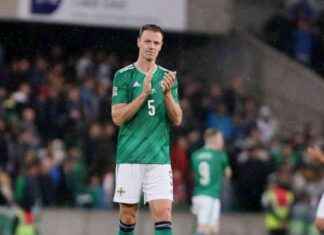 Jonny Evans Retires from International Football: Northern Ireland Captain’s Farewell news-29082024-000321