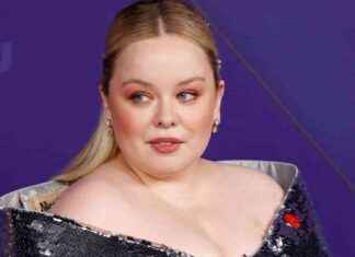 Derry Girl Receives Praise for Graceful Response to ‘Deliberately Rude’ Emmy Awards Red Carpet news-17092024-035958