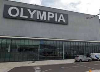 Olympia Leisure Centre Signs Controversy Sparks City Hall Debate news-20092024-190325