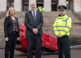 Drivers in Northern Ireland warned against watching videos and using social media, PSNI issues alert news-15102024-204833