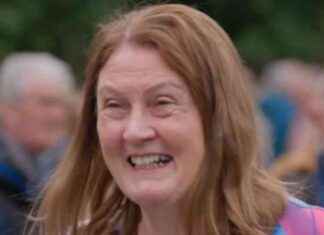 Antiques Roadshow Belfast Guest Gives Two-Word Reply on Value: What’s It Worth? antiques-roadshow-belfast-guest-gives-two-word-reply-on-value-whats-t-worth