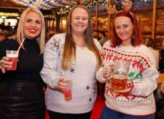 Holy Cross Girls Picket Sparks Fear of Future Protests: Newly Revealed Documents christmas-market-fun-belfast-social-pictures-and-friend-reunion