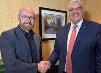 Former Ulster Unionist Party Councillor Joins DUP former-ulster-unionist-party-councillor-joins-dup