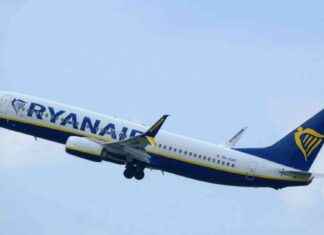 Ryanair Airport Late Arrival Fine Warning ryanair-airport-late-arrival-fine-warning