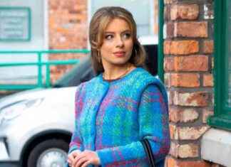 Coronation Street fans speculate on Daisy’s actions with Jenny’s money coronation-street-fans-speculate-on-daisys-actions-with-jennys-money