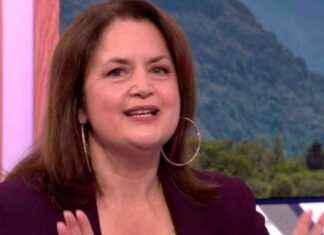 Ruth Jones Apologizes During BBC Show Confession ruth-jones-apologizes-during-bbc-show-confession