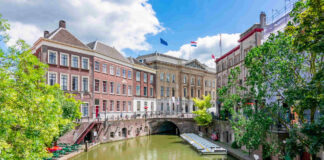 Utrecht’s Vibrance: News, Sports, and Career Opportunities Utrecht, Utrecht Nieuws, Utrechts Sportnieuws, Roemeens Voetbalelftal, Nederlands Elftal, Ajax Utrecht, FC Utrecht, Opstellingen, Gemeente Utrecht Vacatures